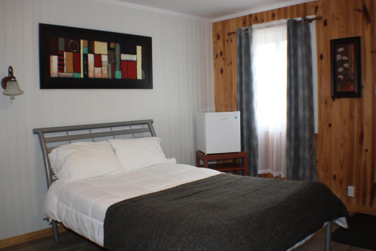Auberge du sportif Saint-Tite-des-Caps Extérieur photo