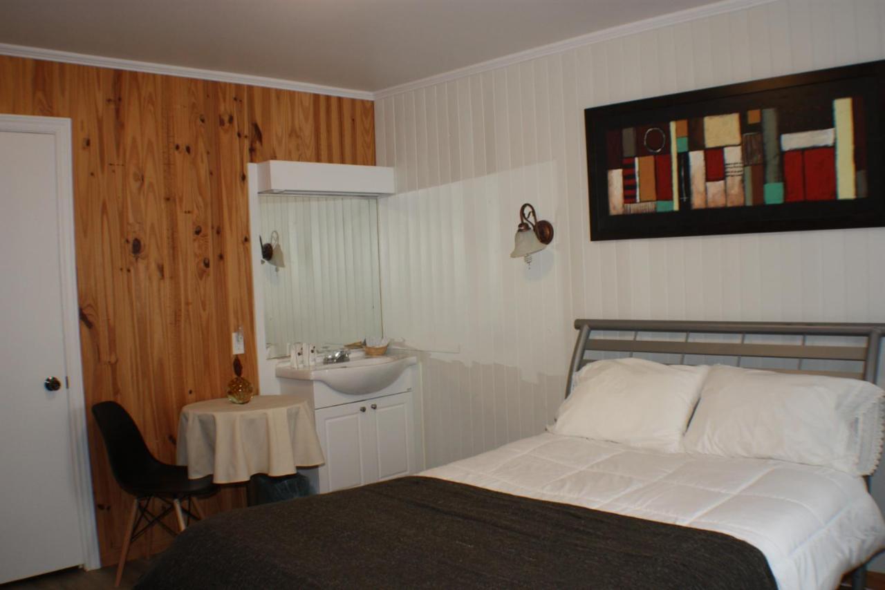 Auberge du sportif Saint-Tite-des-Caps Extérieur photo