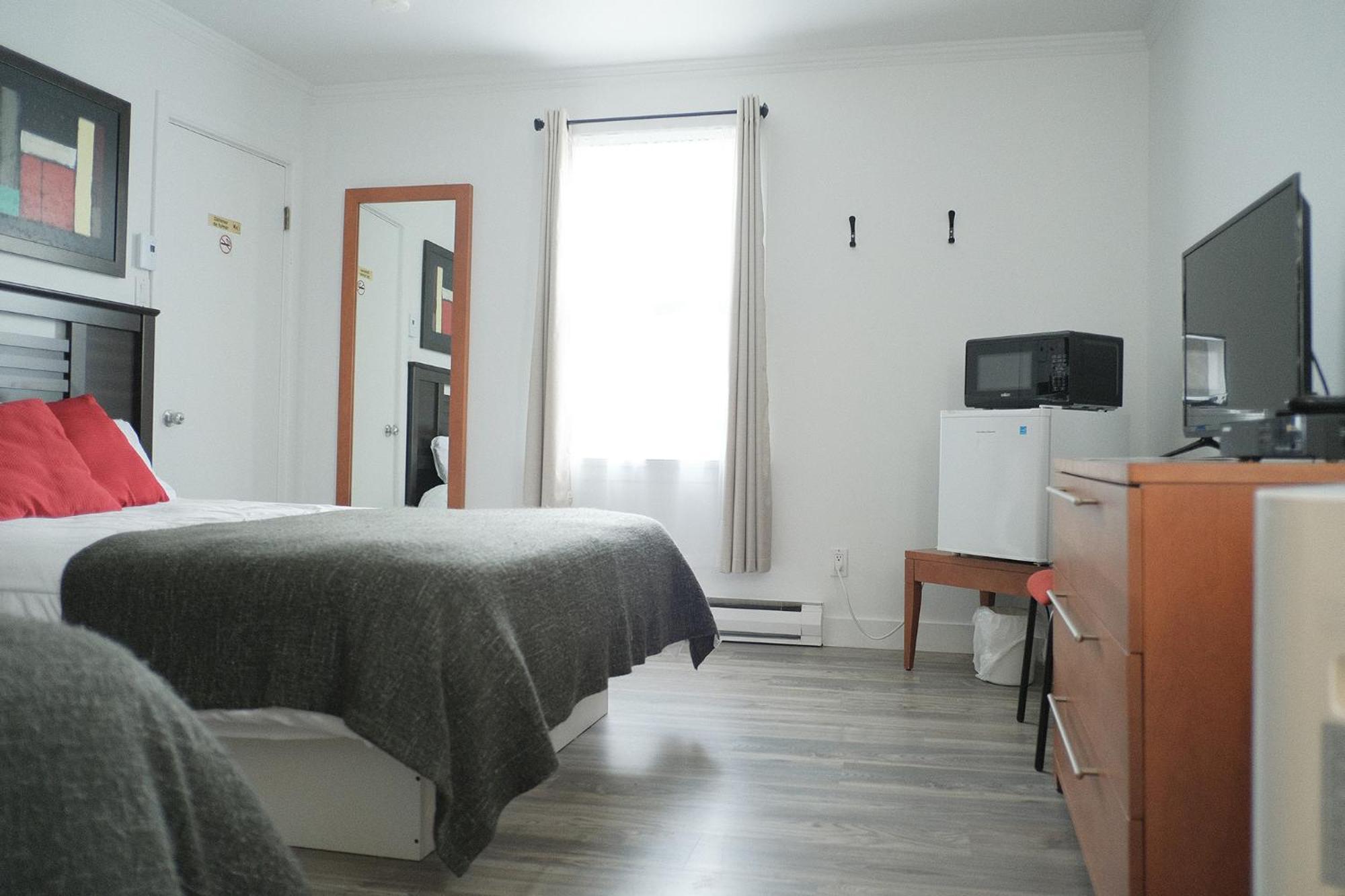 Auberge du sportif Saint-Tite-des-Caps Extérieur photo