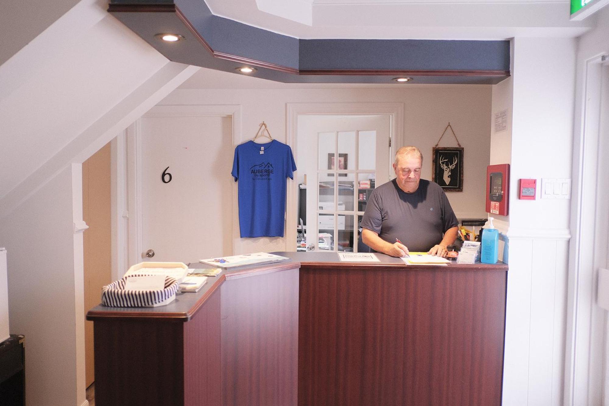Auberge du sportif Saint-Tite-des-Caps Extérieur photo