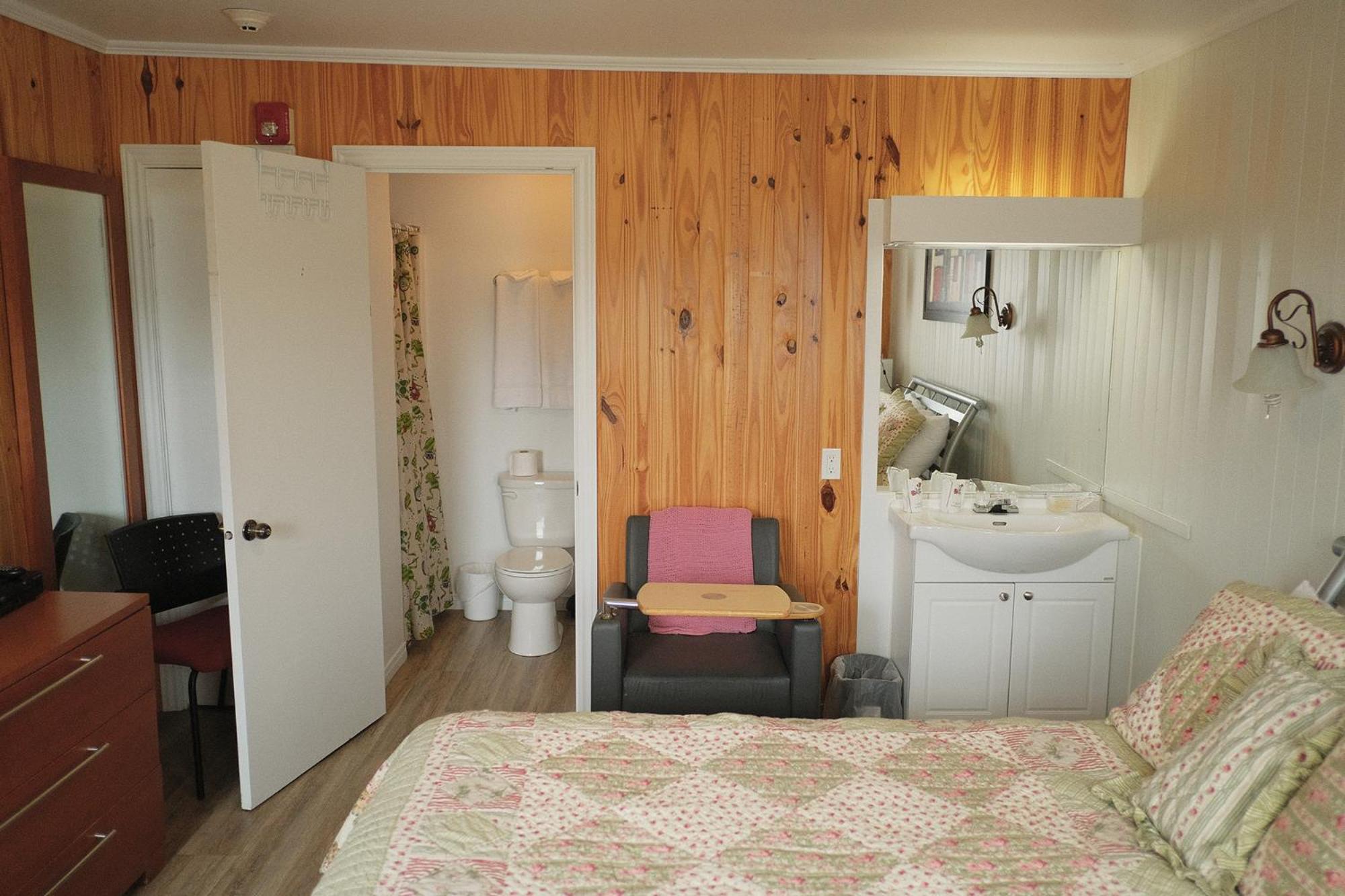 Auberge du sportif Saint-Tite-des-Caps Extérieur photo