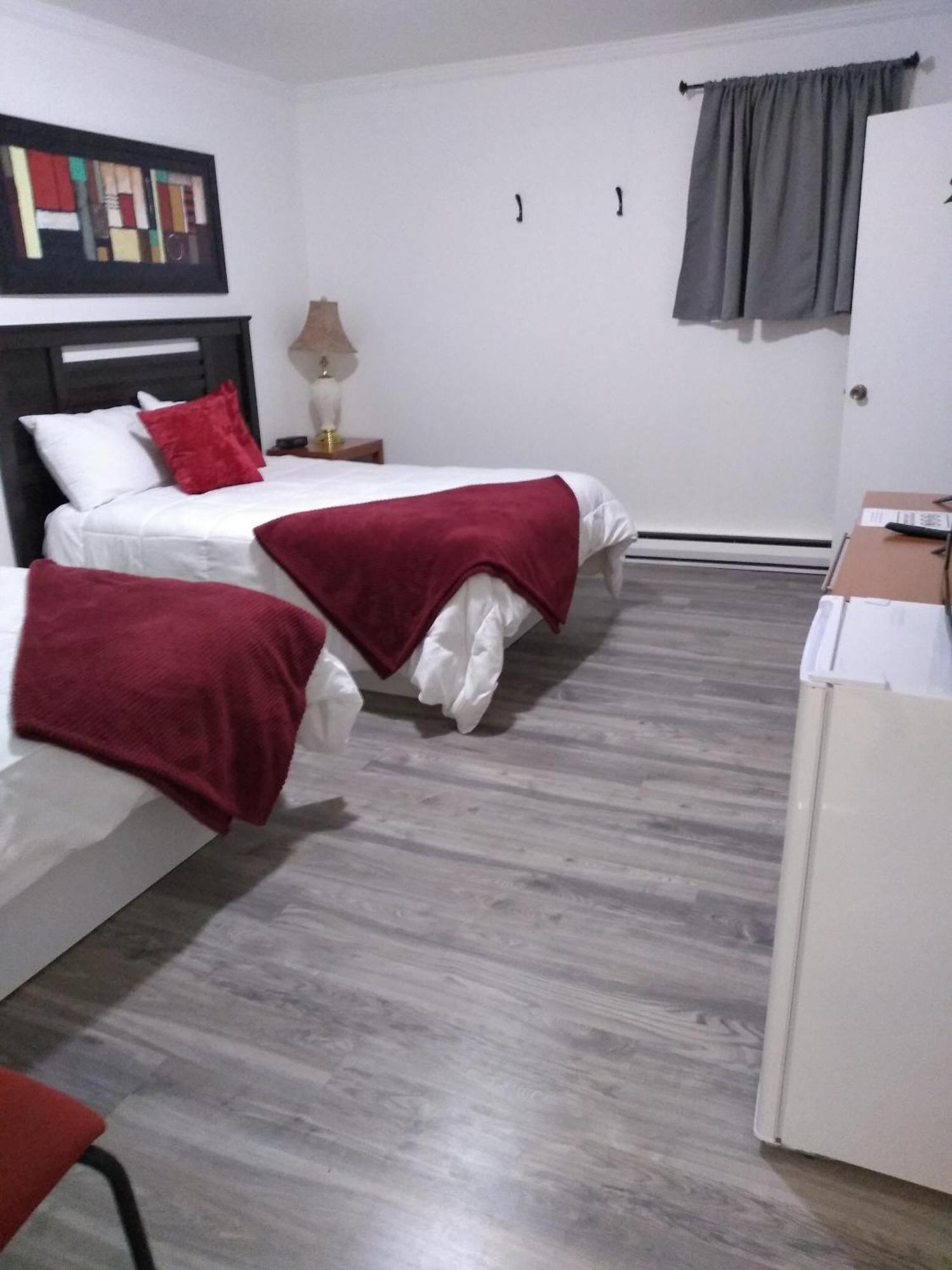 Auberge du sportif Saint-Tite-des-Caps Extérieur photo