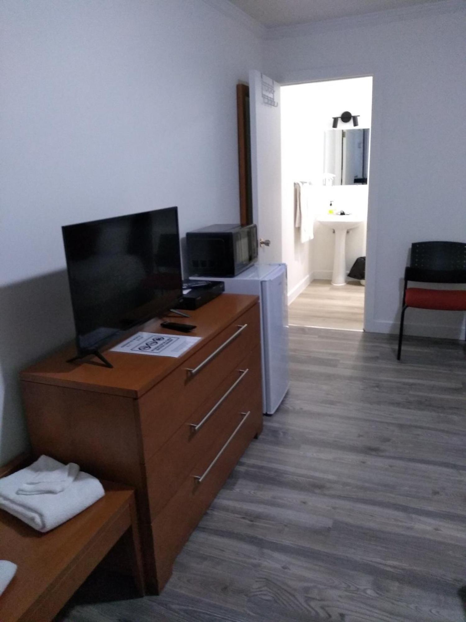 Auberge du sportif Saint-Tite-des-Caps Extérieur photo